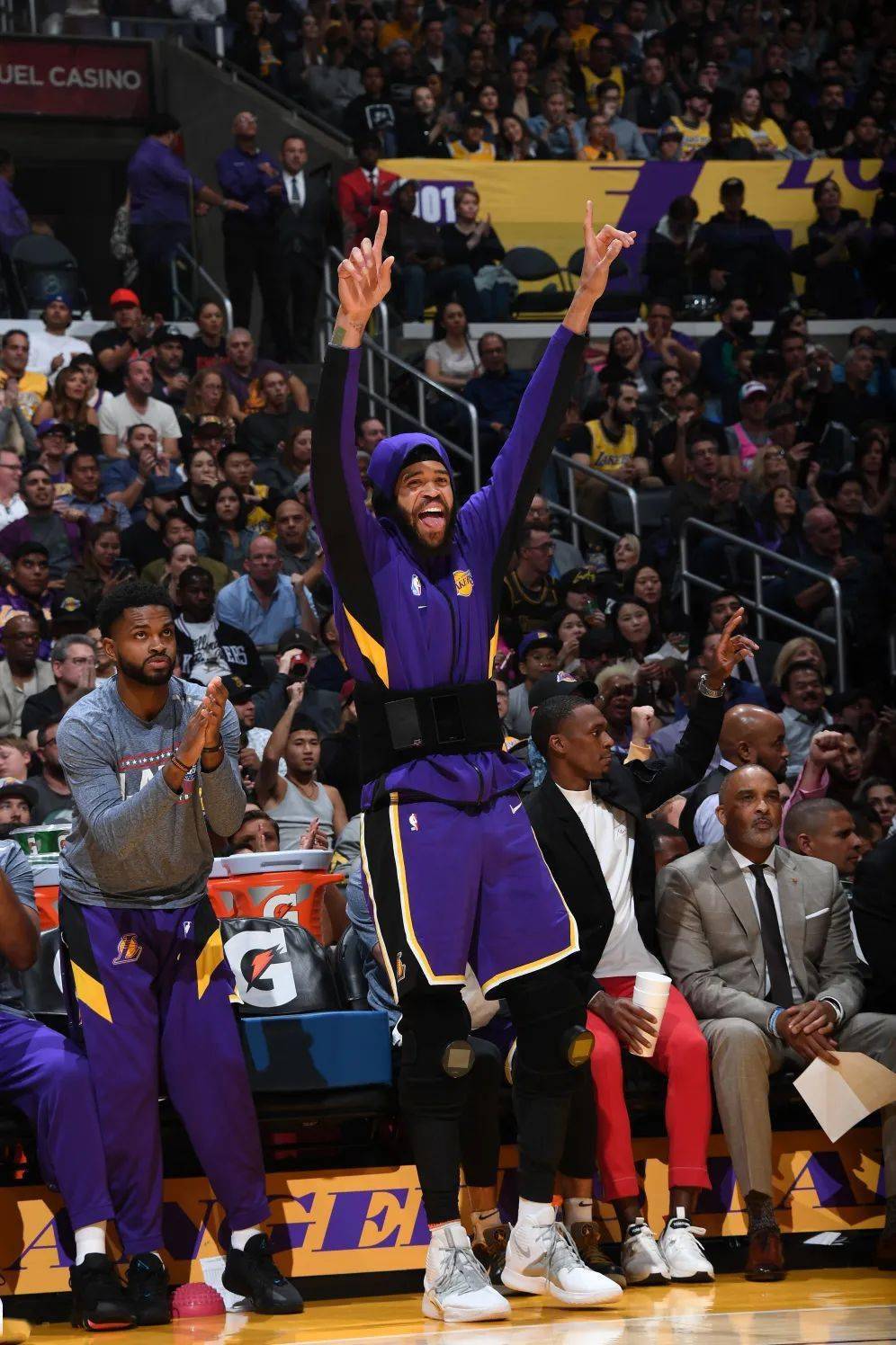 数据复盘：菲尼克斯太阳次回合对阵曼联，文班亚马效率值爆表的简单介绍